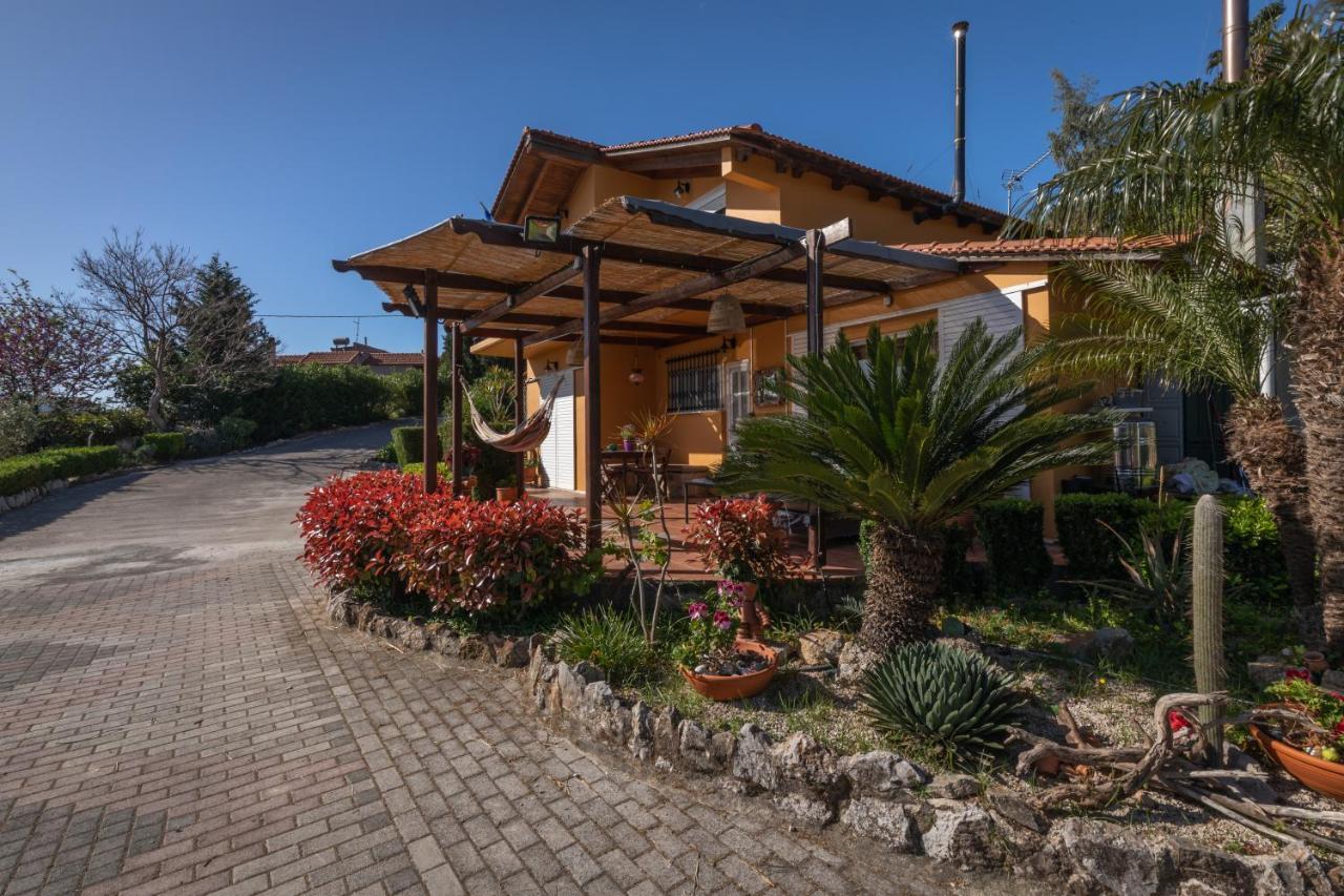 Villa Rene Koskinou  ภายนอก รูปภาพ